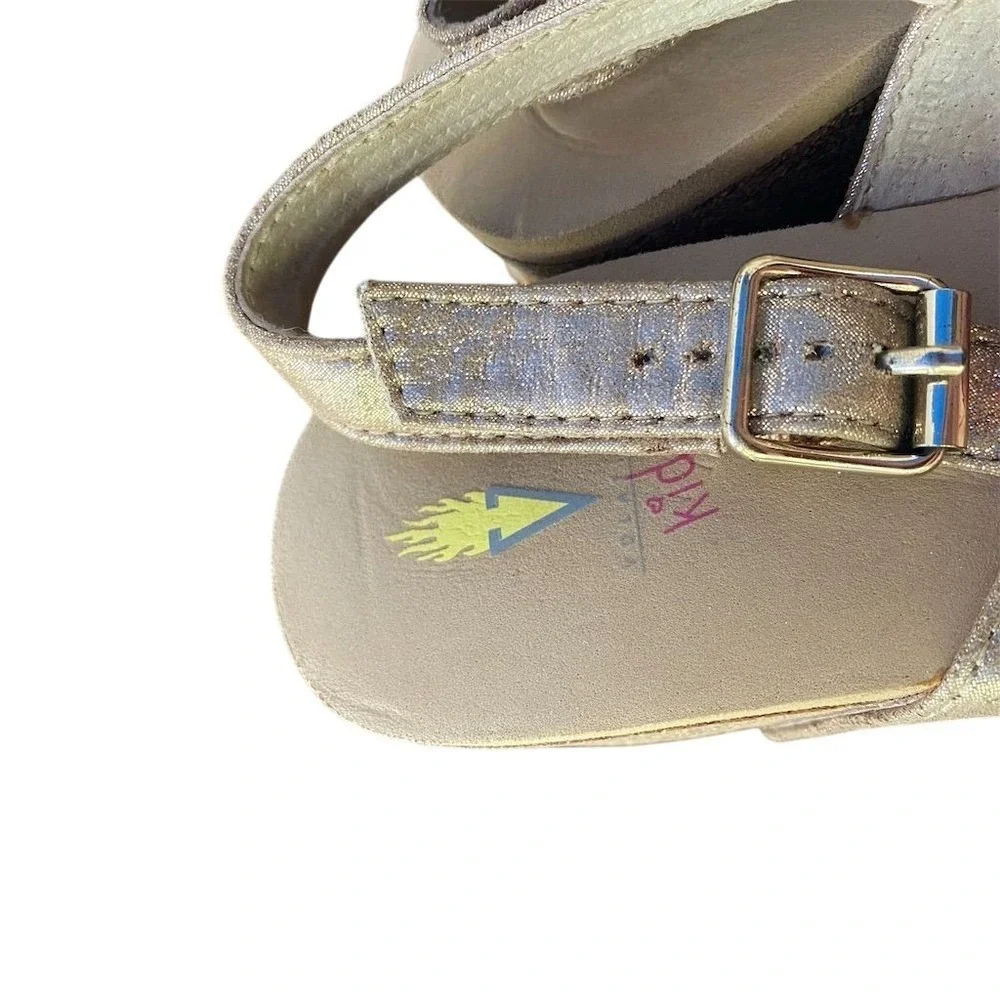 Volatile Size 3 Girls Gold Sparkle Strappy Buckle Platform Wedge Sandal Preowned